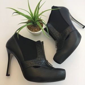 Bruno Menegatti🌷Blk leather 5 in ankle heels Sz 9